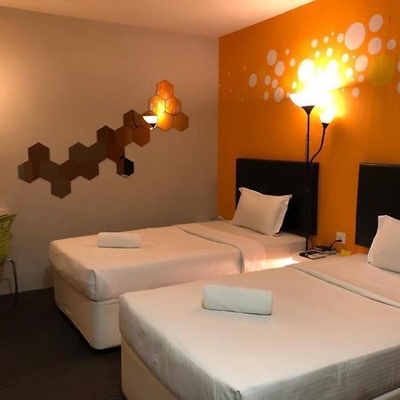 Hotel Zamburger Bliss Τζόχορ Μπάχρου Εξωτερικό φωτογραφία